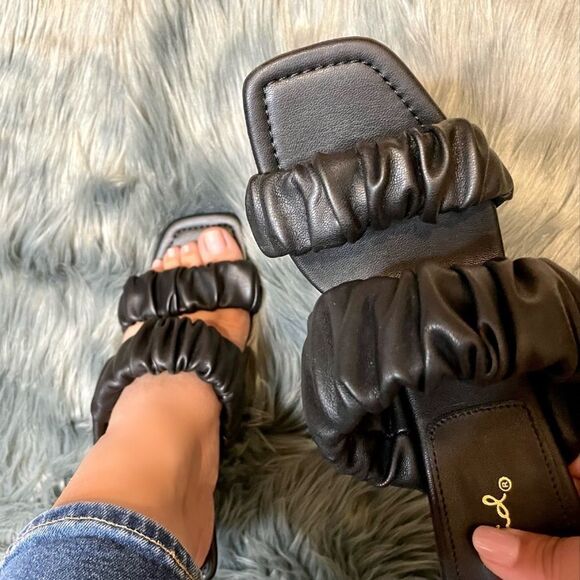 Double Ruched Band Heel - Picture 2 of 7